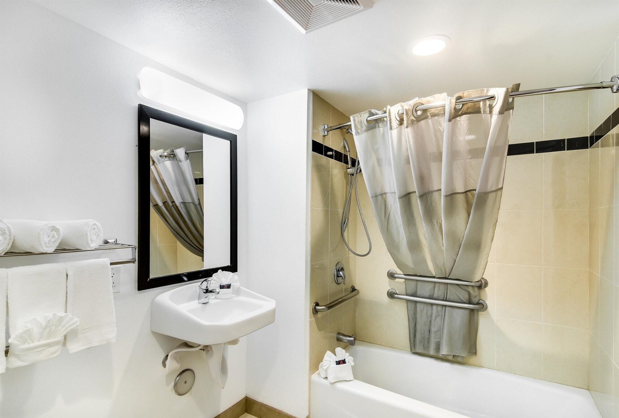 6-carson, Ca (adults Only) 2*