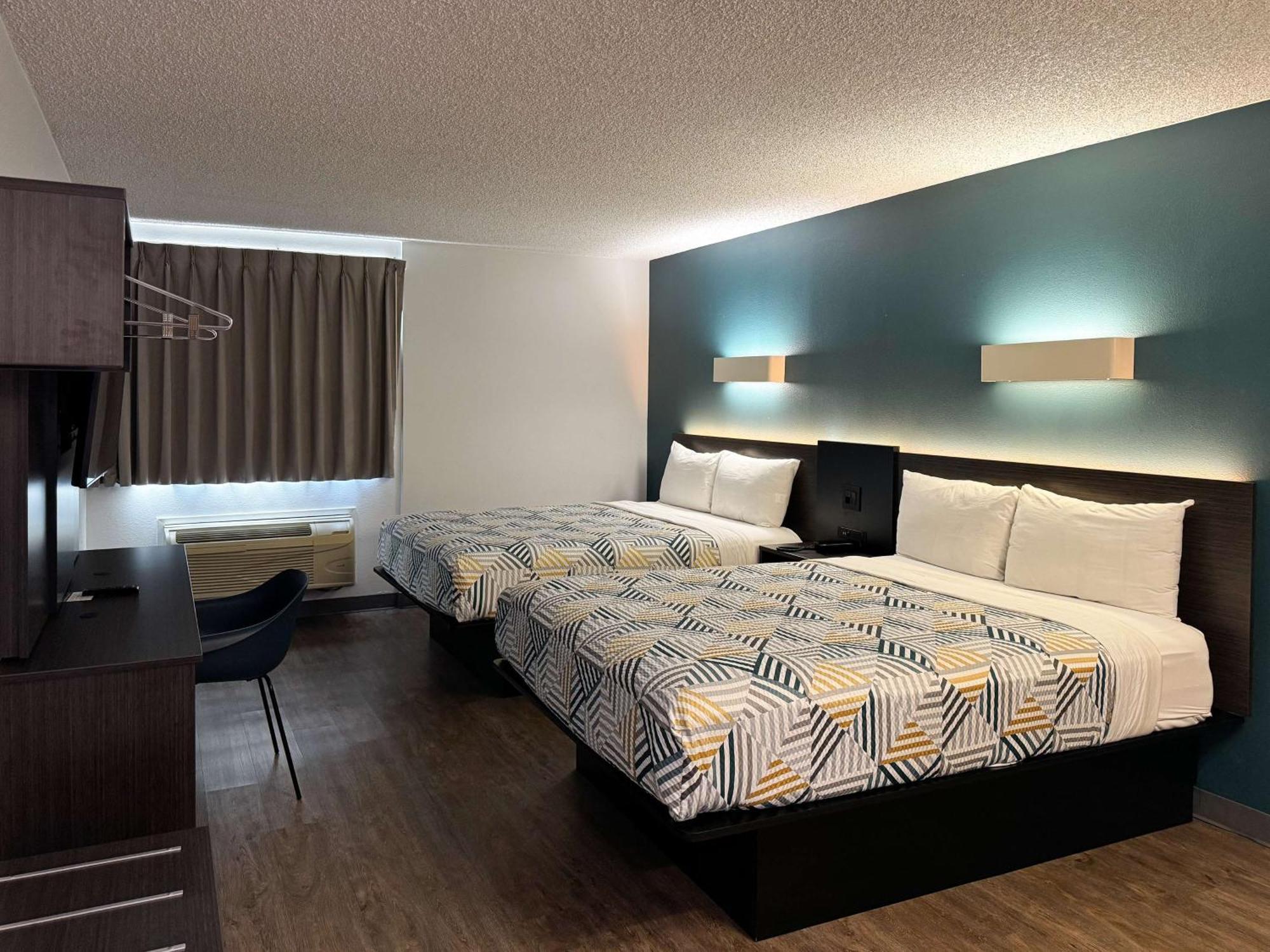 6-carson, Ca (adults Only) 2*