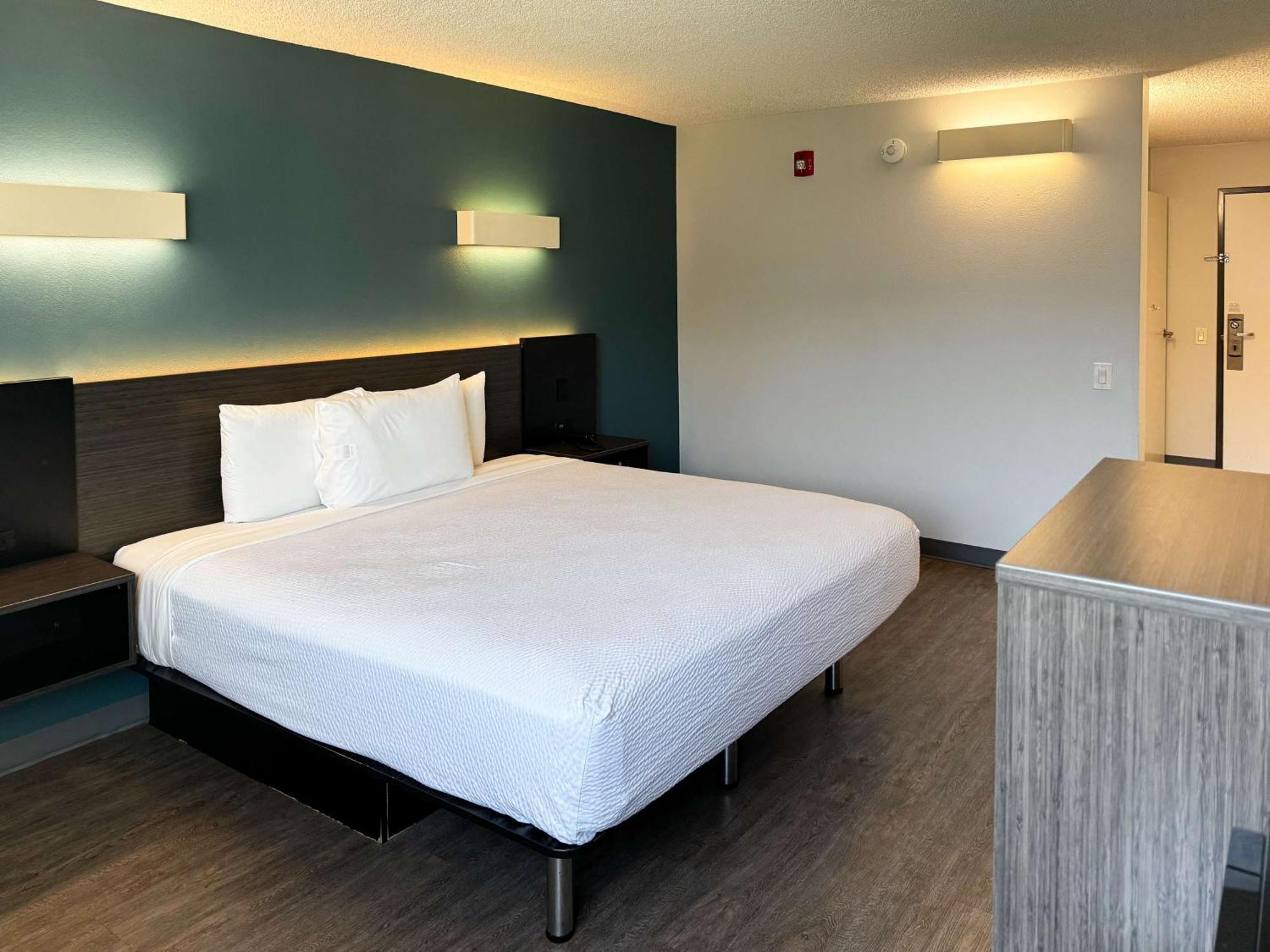 6-carson, Ca (adults Only) Hotel