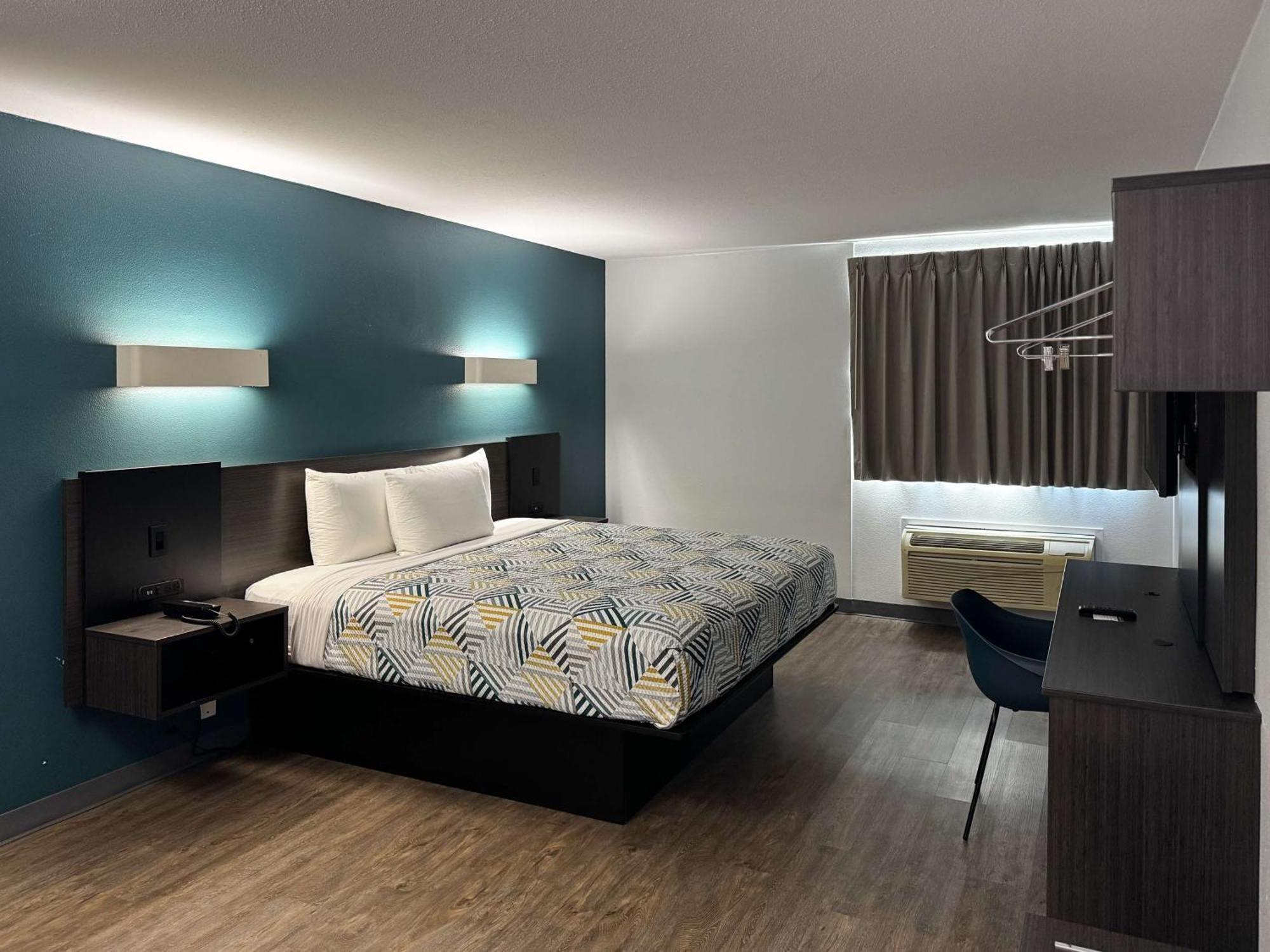 Hotel 6-carson, Ca (adults Only) Carson