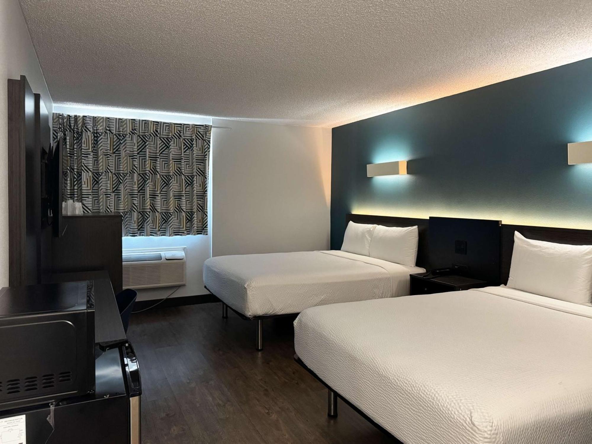 6-carson, Ca (adults Only) 2*