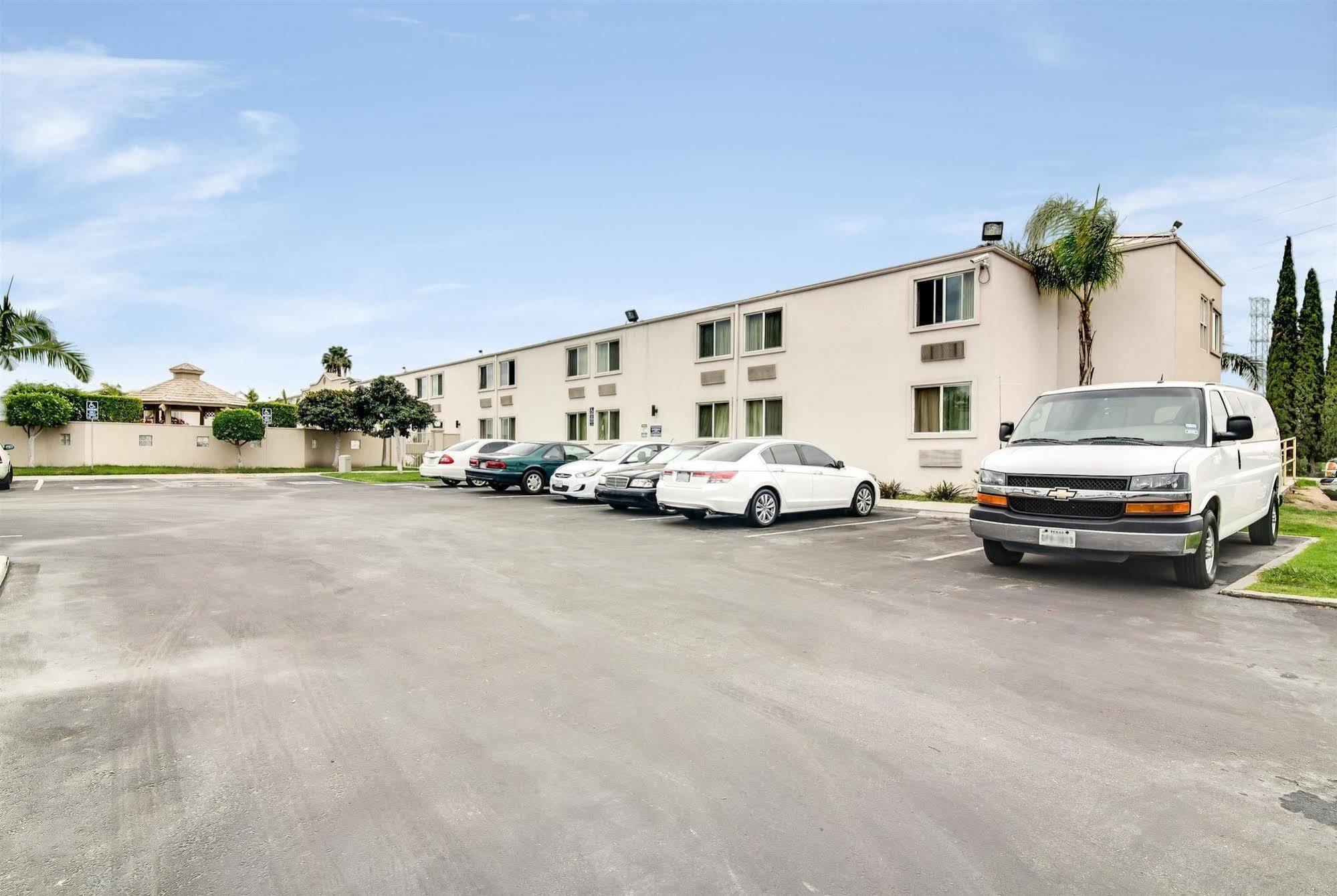 6-carson, Ca (adults Only) 2*