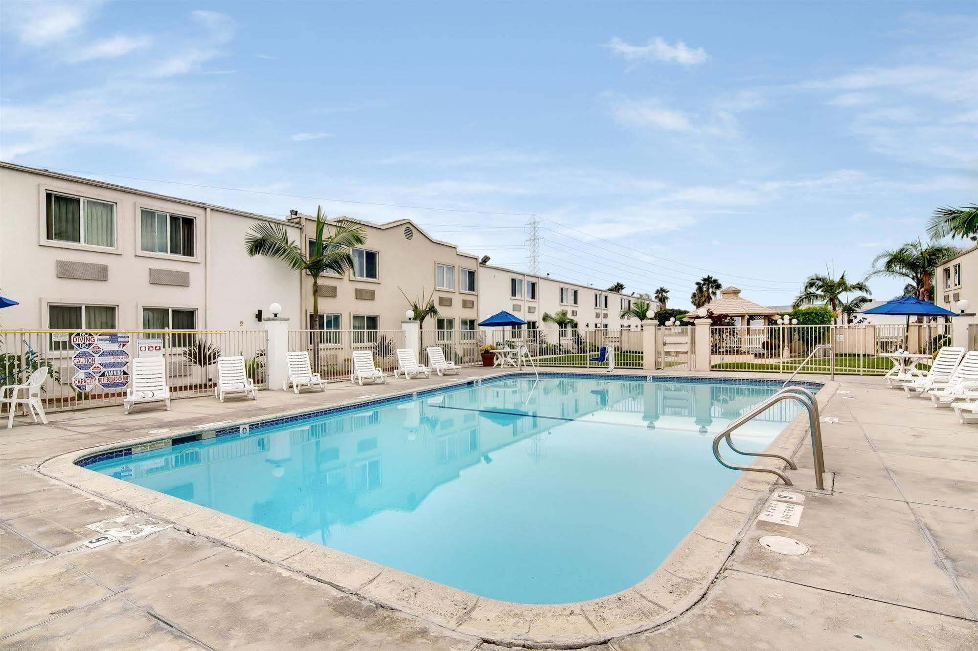 6-carson, Ca (adults Only)