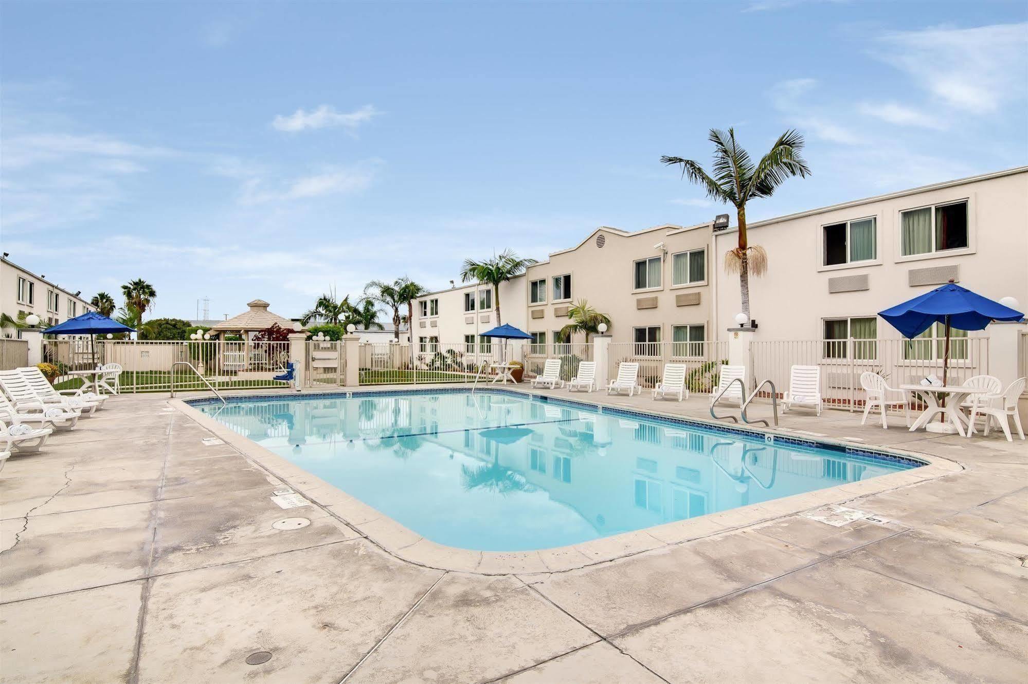 Hotel 6-carson, Ca (adults Only)