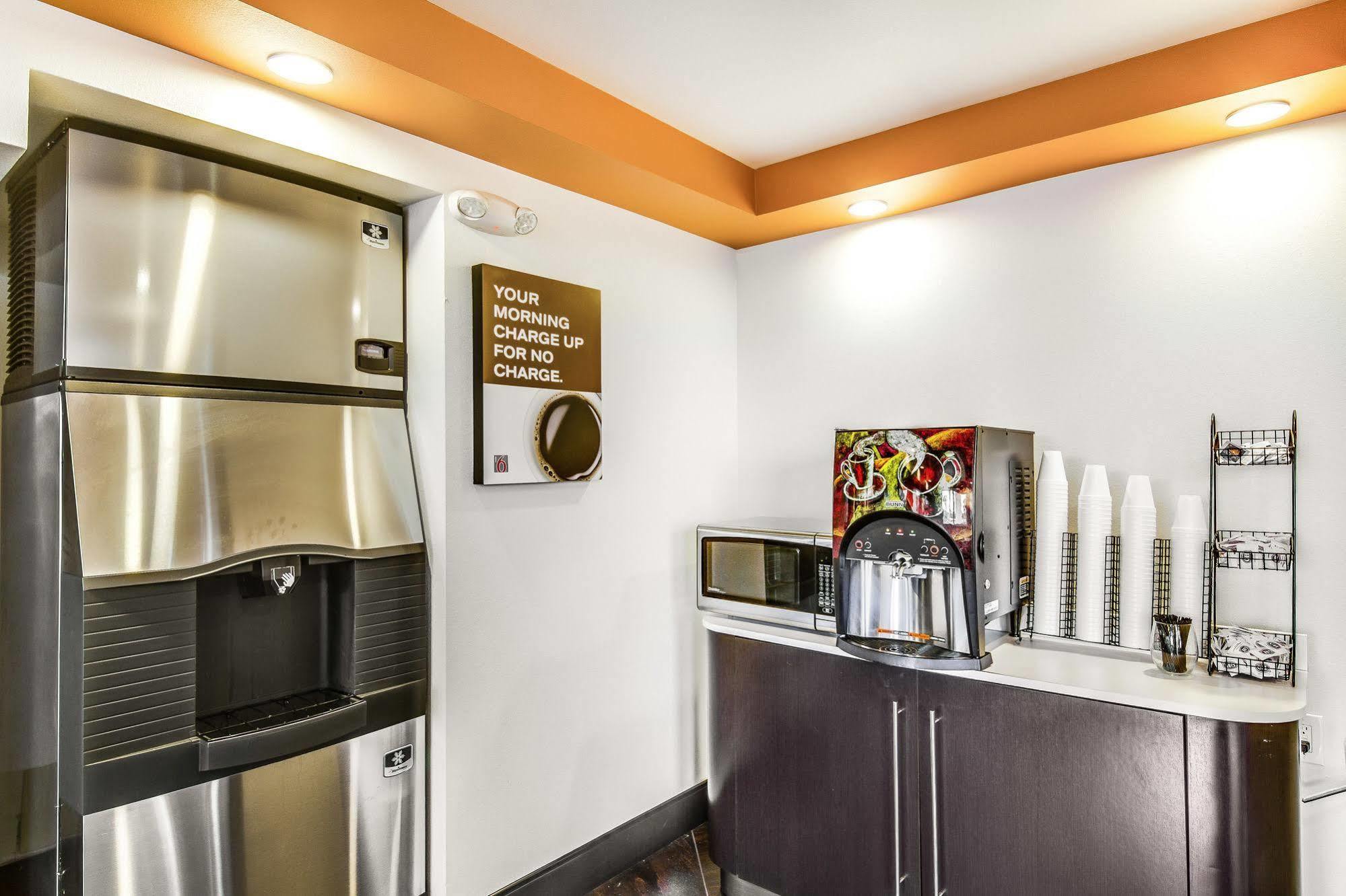 Hotel 6-carson, Ca (adults Only) Carson