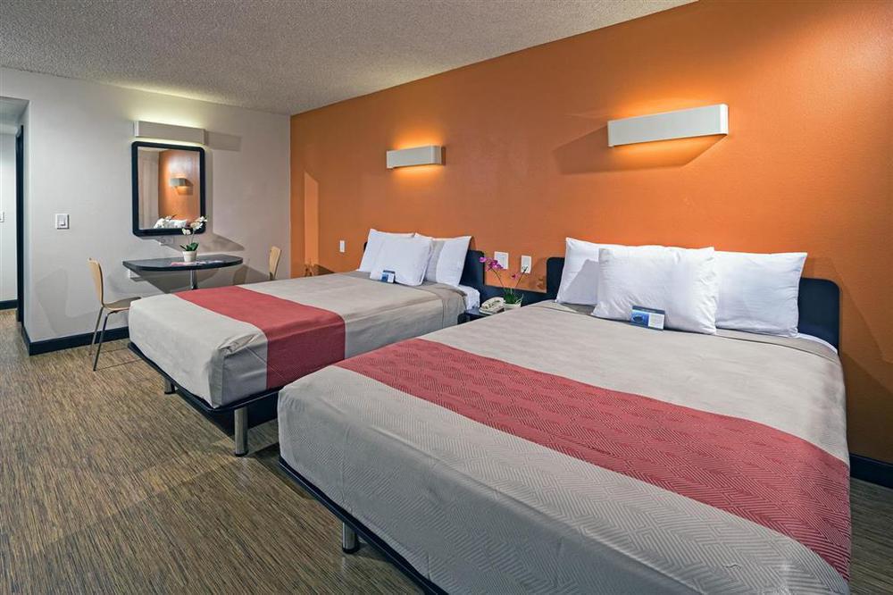 Hotel 6-carson, Ca (adults Only) 2*