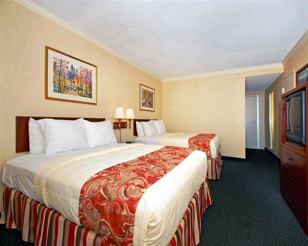 6-carson, Ca (adults Only) 2* Carson