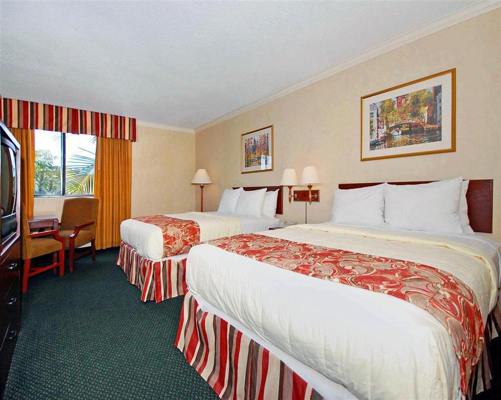 Hotel 6-carson, Ca (adults Only)